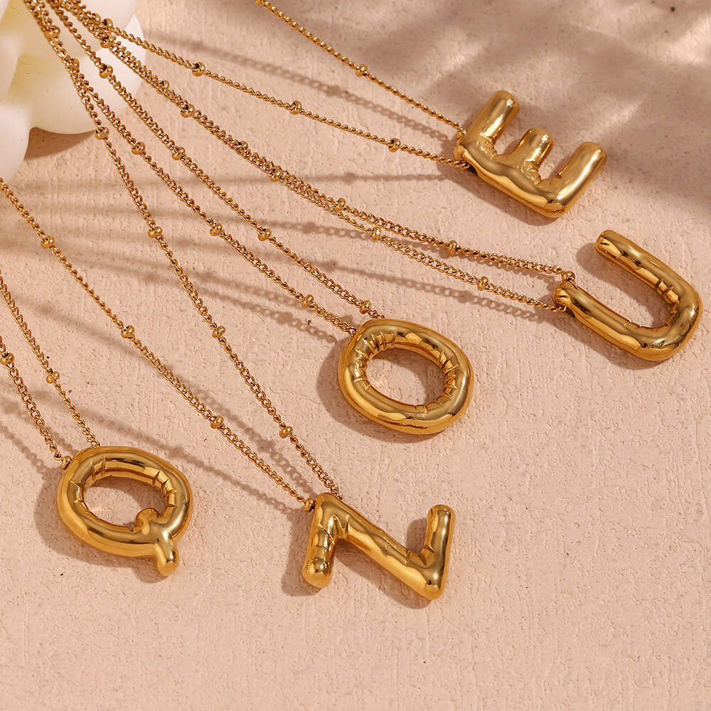 CARLIDANA Bubble 26 Letters Na - Initial Letter Necklace 18K Gold 评论和价格